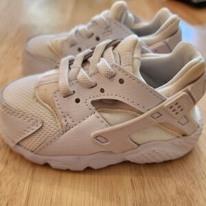 Nike Huarache Run Baby/Toddler Shoes Size 5 White/Off White Unisex Sneaker